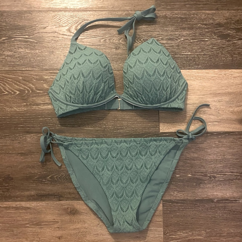 SHADE AND SHORE | GREEN SCALLOP BIKINI SET